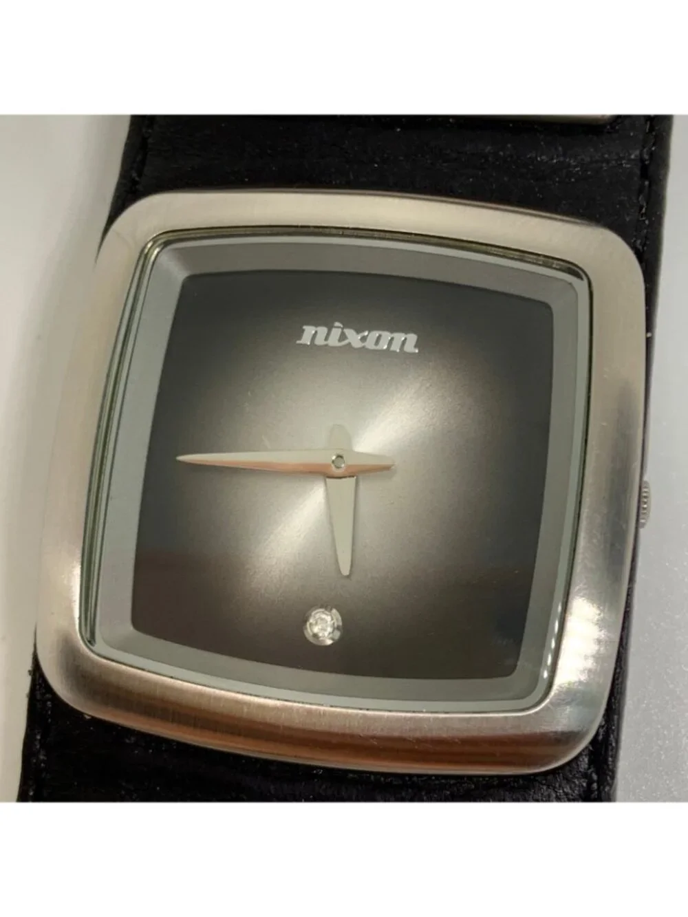 Nixon Royalty The Duke Watch 38mm real Diamond Swiss parts Leather Band running